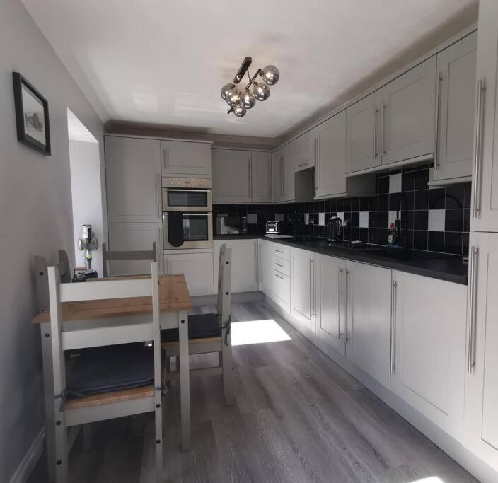 B'Dazzled Flat, Castletown Apartment Thurso Luaran gambar